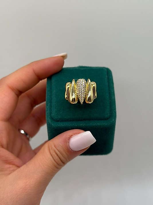 Xuping Kabartma Formlu Taşlı Altın Renk Yüzük