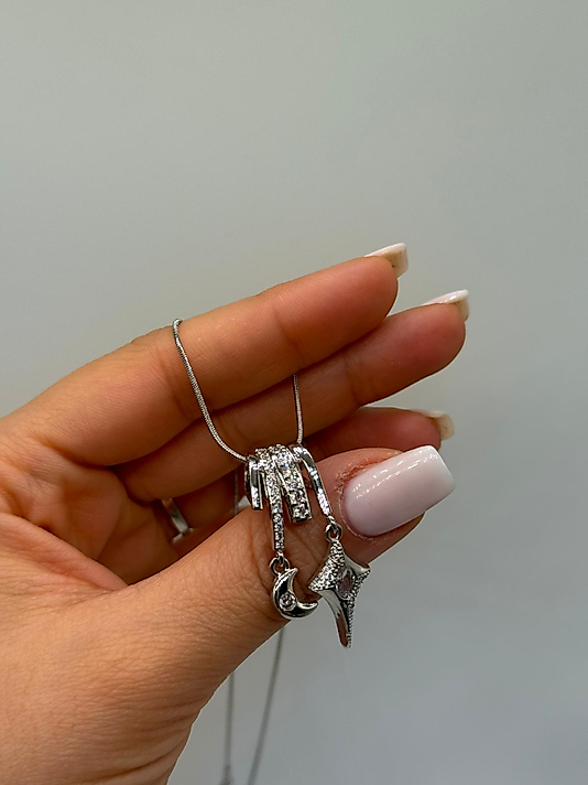 Ay & Yıldız Figürlü Sallantılı Kolye