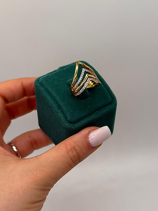 Xuping Vera Chevron Altın Kaplama Taşlı Yüzük