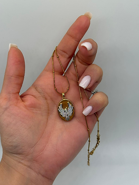 Melek Figürlü Taşlı Kolye