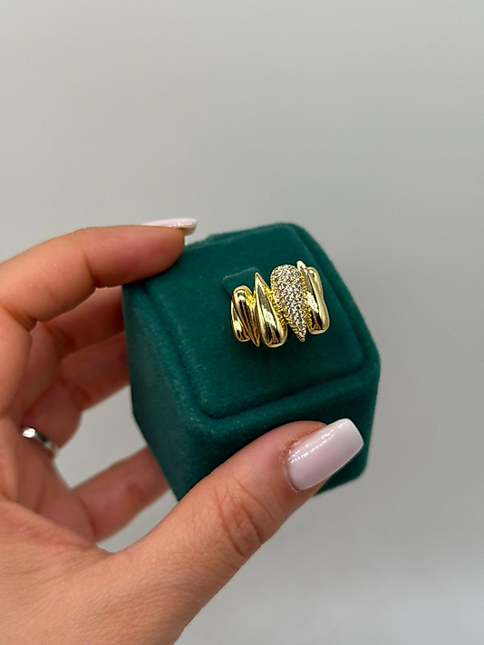 Xuping Kabartma Formlu Taşlı Altın Renk Yüzük