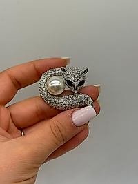 Zirkon Taşlı İnci Detaylı Tilki Figürlü Broş