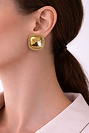 Gold Çerçeveli Kare Form Parlak Taşlı Kadın Küpe