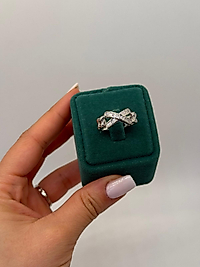 Xuping Zincir Detaylı Taşlı Şerit Yüzük