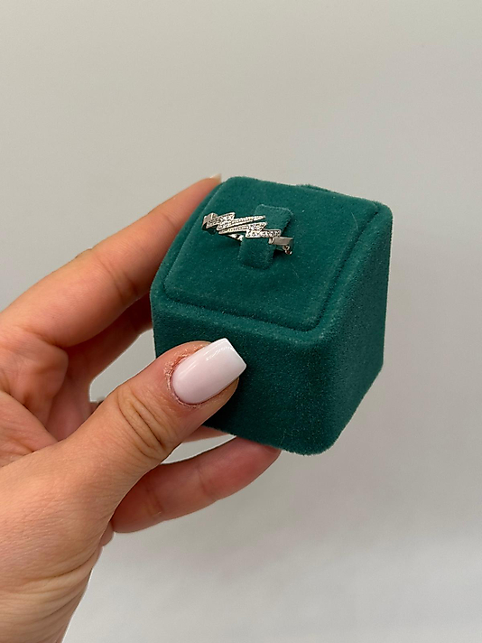 Xuping Modern Çapraz Yüzük