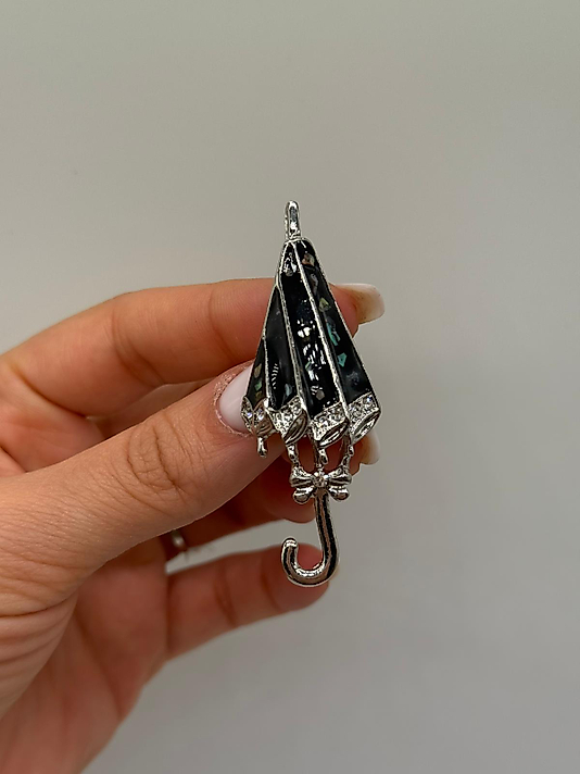 Siyah Mineli Şemsiye Figürlü Broş