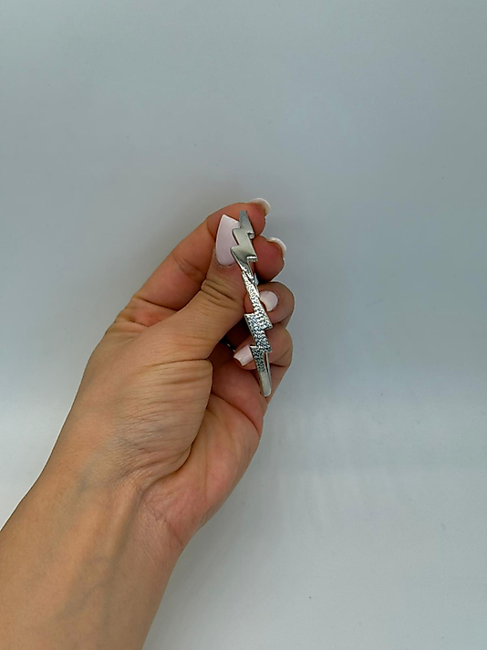 Xuping Şimşek Motifli Taşlı Kelepçe