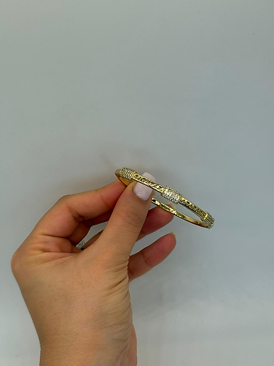 Xuping Taşlı Top Detaylı Altın Renk Kelepçe