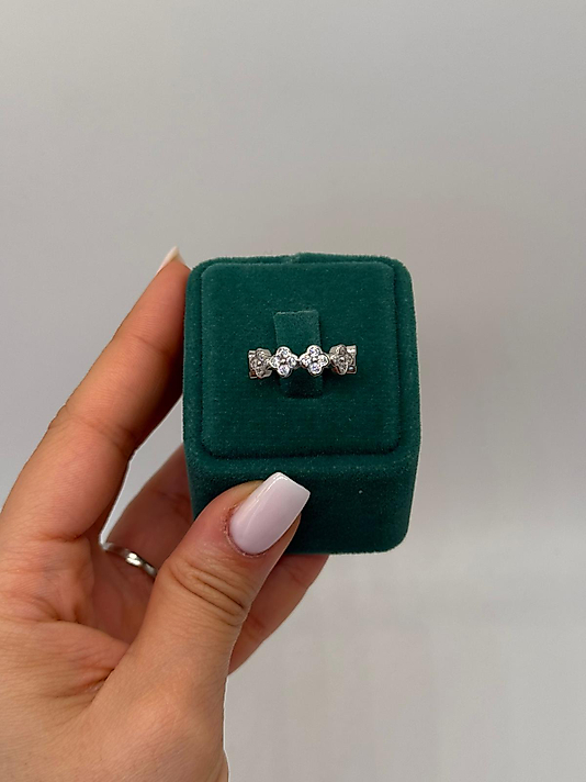 Xuping Papatya Işıltısı Taşlı Yüzük