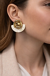 Sedef Yarım Ay Spiral Gold VIP Çelik Küpe