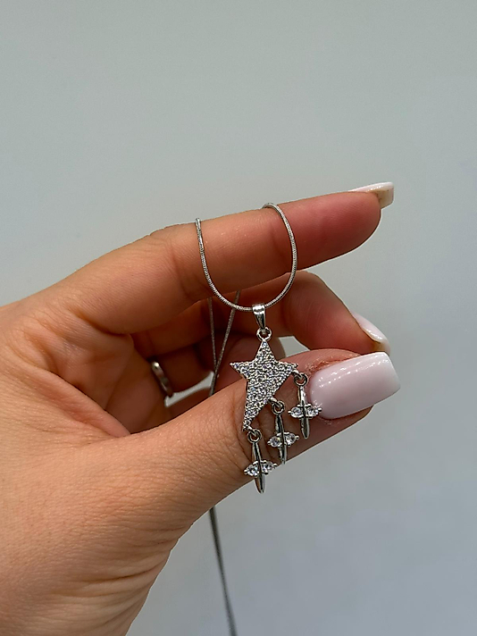 Taşlı Yıldız Figürlü Sallantılı Kolye