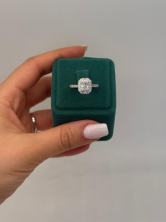 Xuping Baget Taşlı Halo Yüzük