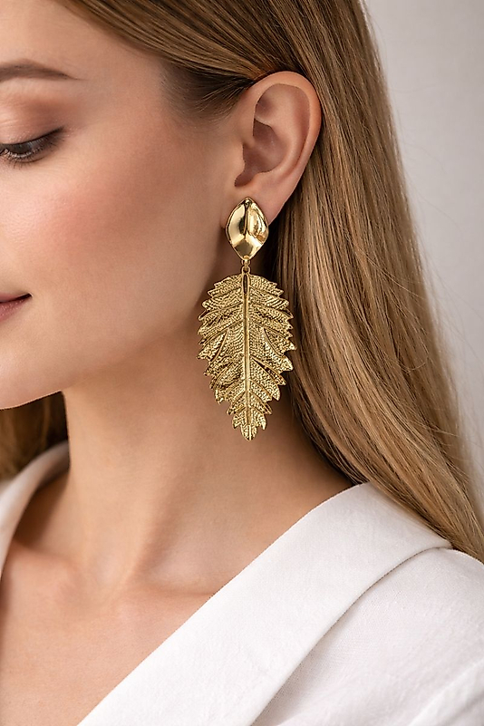 Yaprak Detaylı Uzun Gold Renk Küpe