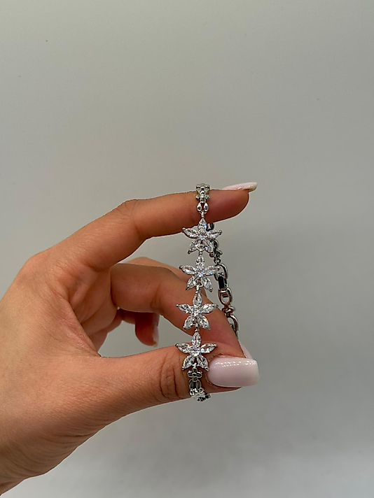 XUPİNG Çiçek Motifli Zirkon Taşlı VIP Çelik Bileklik – Gümüş Renk