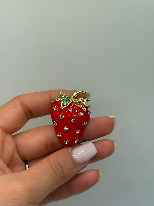 Kırmızı Çilek Figürlü Taşlı Broş