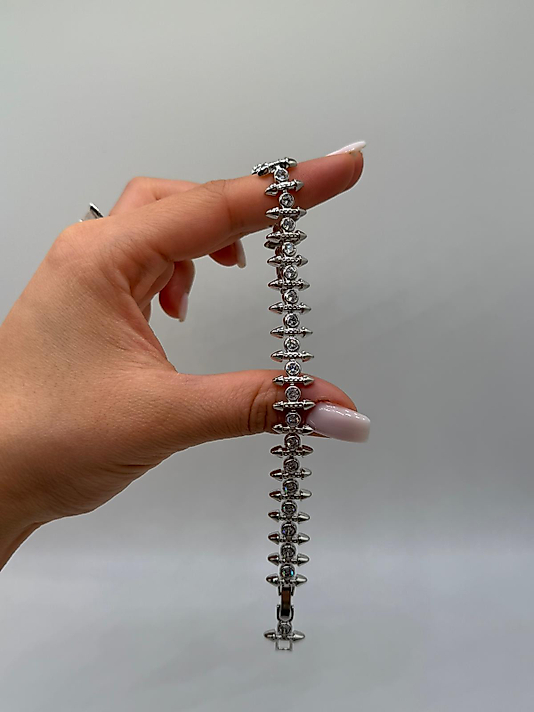 XUPİNG Zirkon Taşlı Spike Detaylı VIP Çelik Bileklik – Gümüş Renk