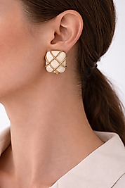 Beyaz Taşlı Gold Çapraz Detaylı Kadın Küpe