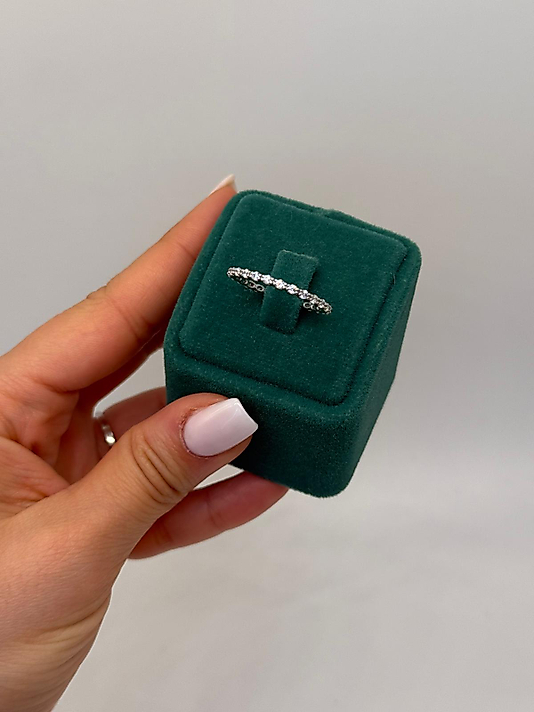 Xuping Tek Sıra İnce Taşlı Yüzük