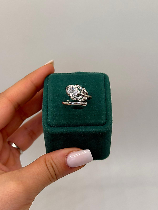 Xuping Oval Taşlı Asimetrik Yaprak Yüzük