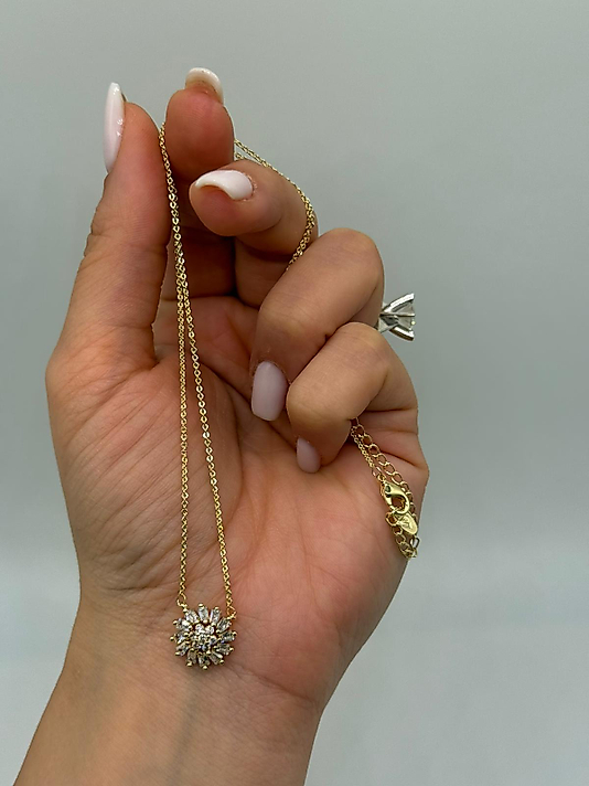 Parlak Çiçek Form Kolye