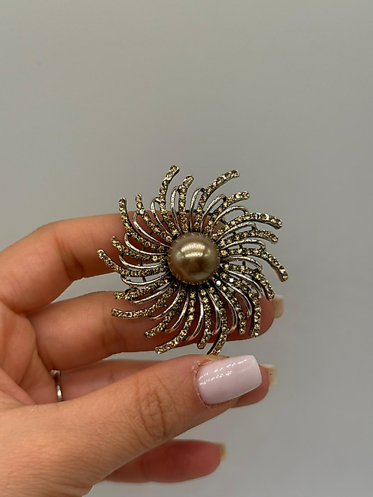 Zirkon Taşlı Spiral Form İnci Merkezli Vintage Broş