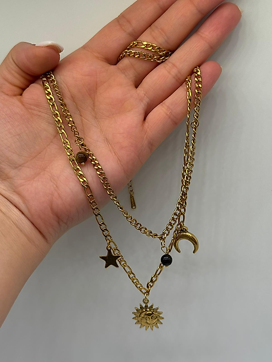 Çelik Çoklu Figürlü Katmanlı Kolye – Güneş & Yıldız Detaylı | Altın Renk