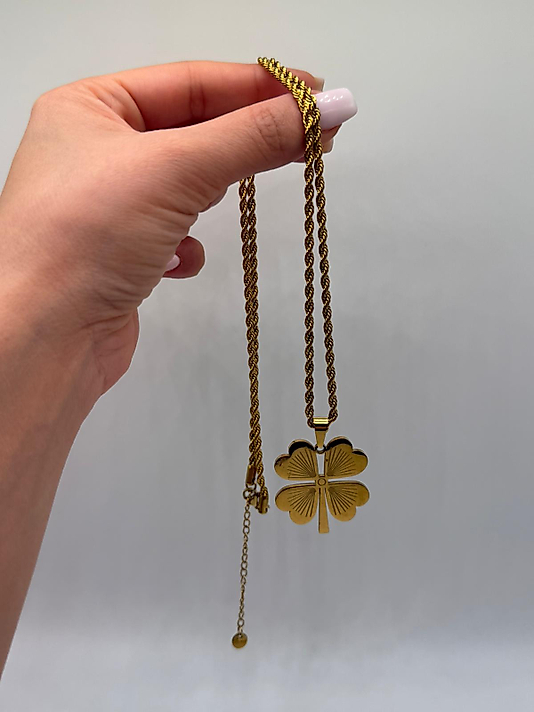 Çelik Yonca Figürlü Burgulu Zincir Kolye – Gold Renk