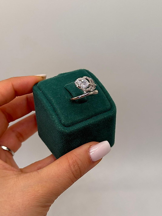 Xuping Oval Taşlı Asimetrik Yaprak Yüzük