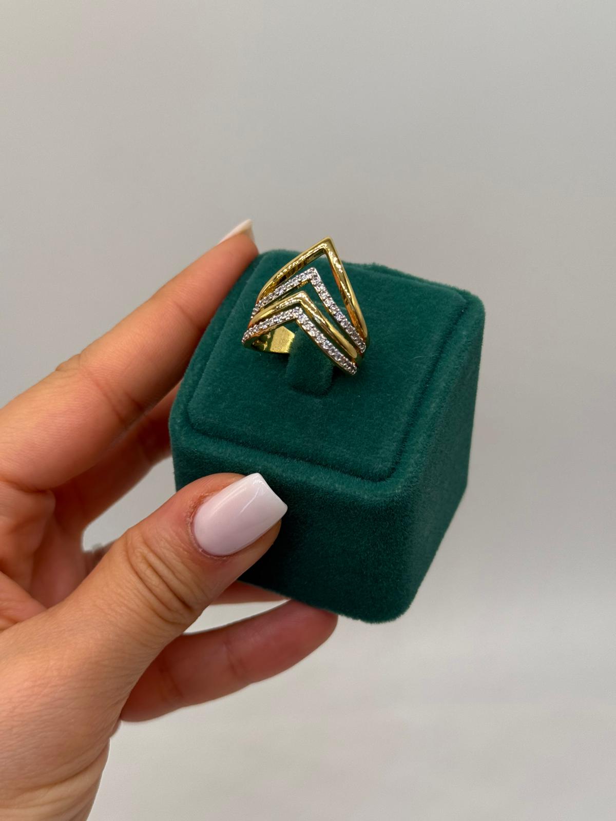 Xuping Vera Chevron Altın Kaplama Taşlı Yüzük